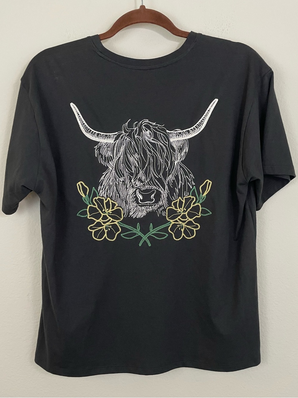 House of‎ Cotton Highland Cow Embroidery Crewneck Short Sleeve Tee Black Size S